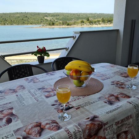 Apartmani Rudi Anić エクステリア 写真