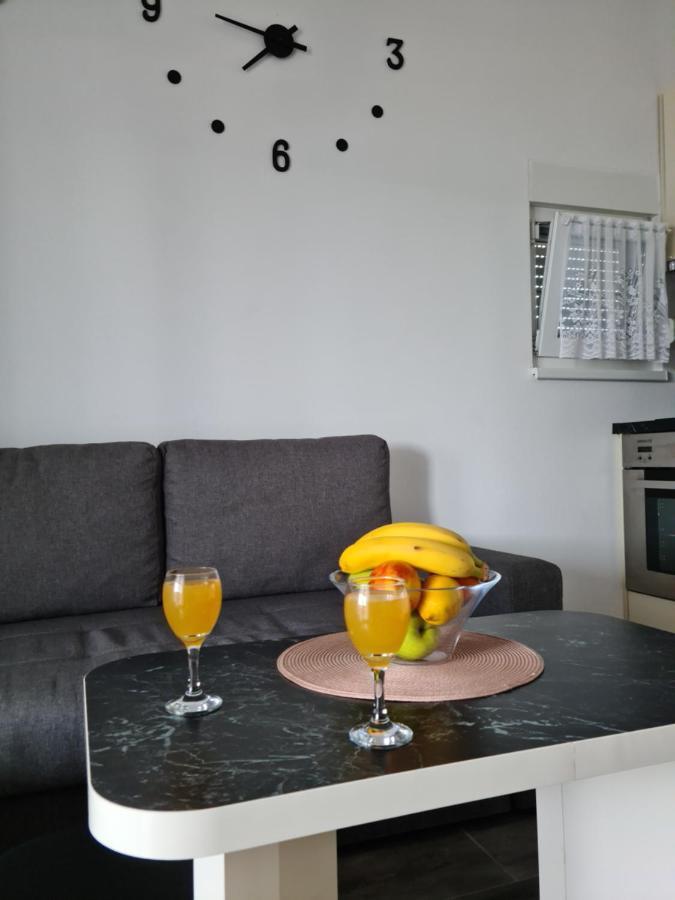 Apartmani Rudi Anić エクステリア 写真