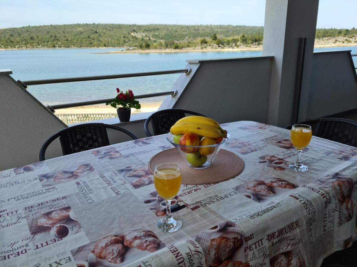 Apartmani Rudi Anić エクステリア 写真