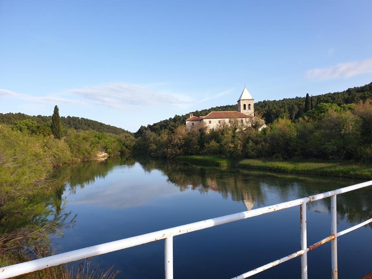 Apartmani Rudi Anić エクステリア 写真